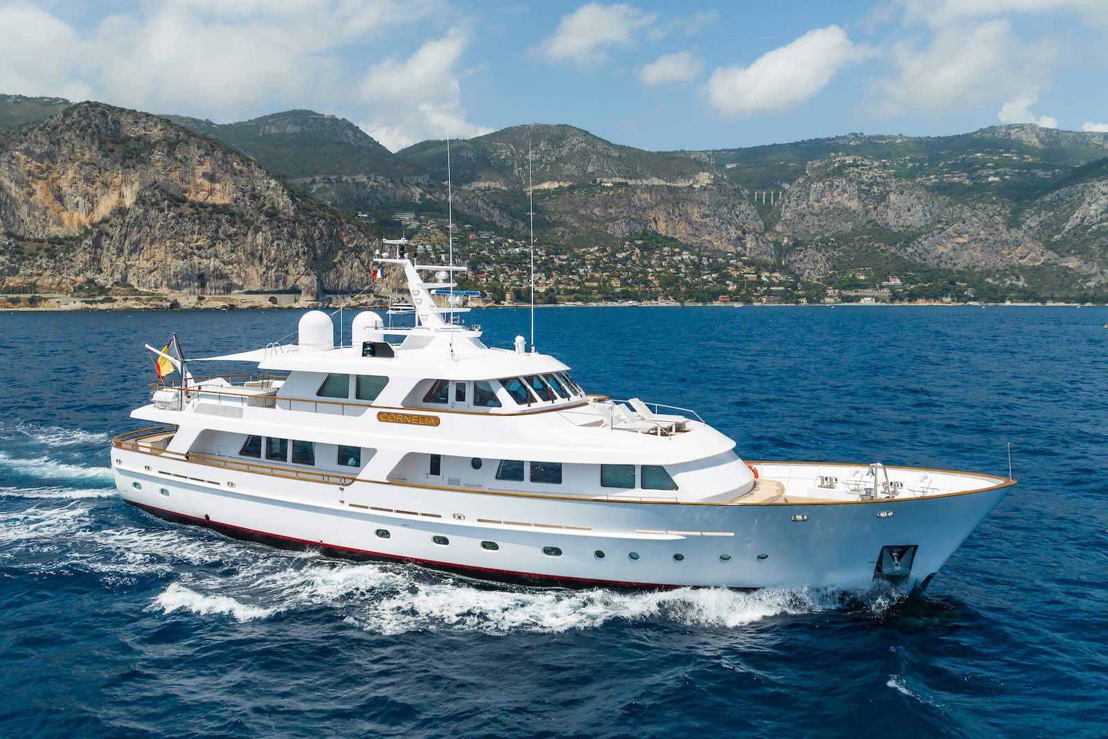 Cornelia — exterior