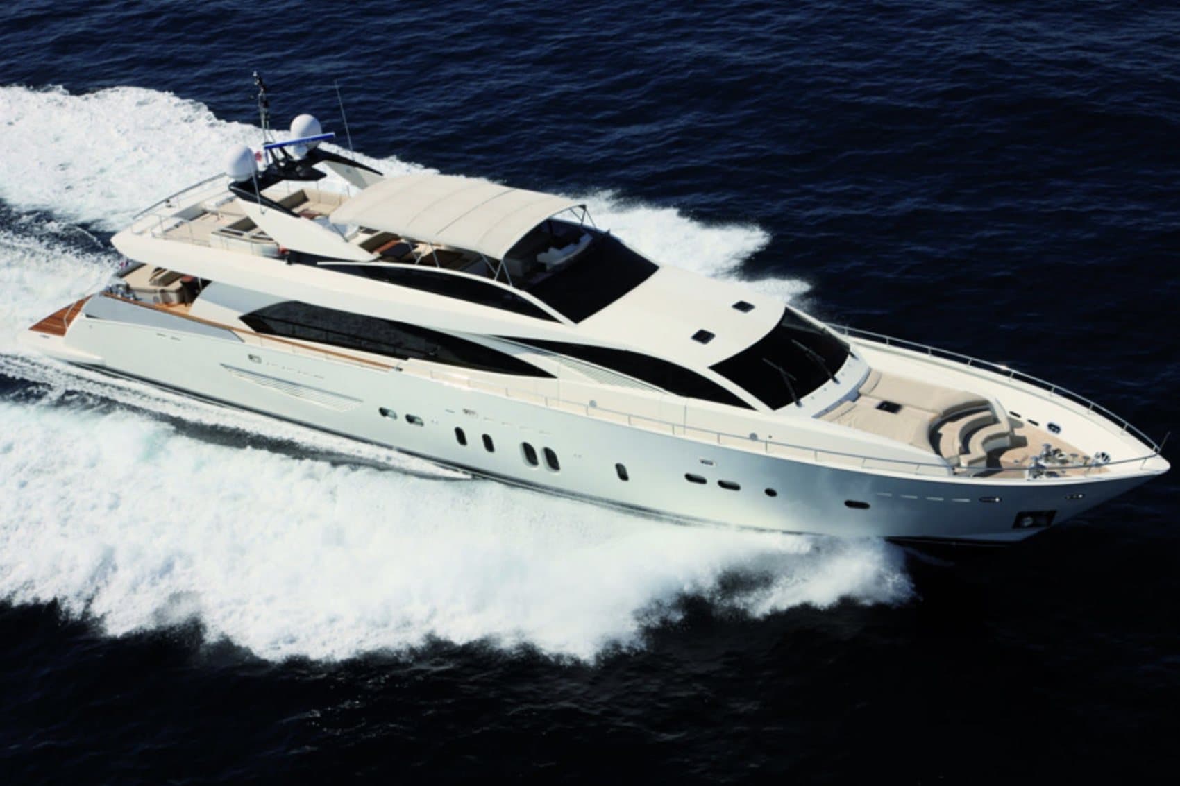Lady Emma — exterior